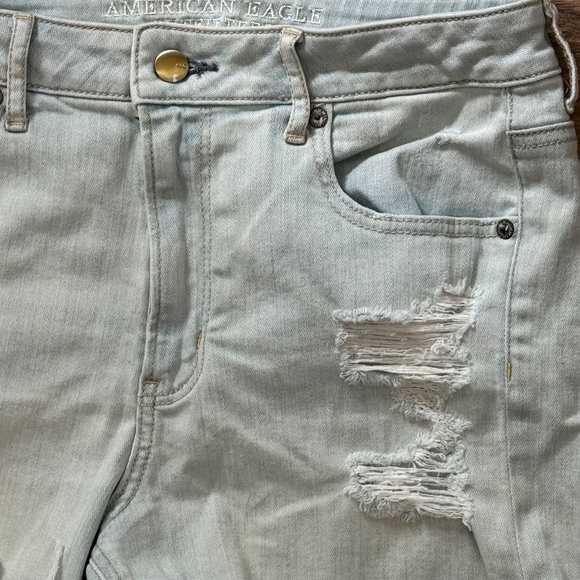 American Eagle Hi-Rise Shortie Distressed Shorts Stretch Light Wash Size 10 - Picture 4 of 12